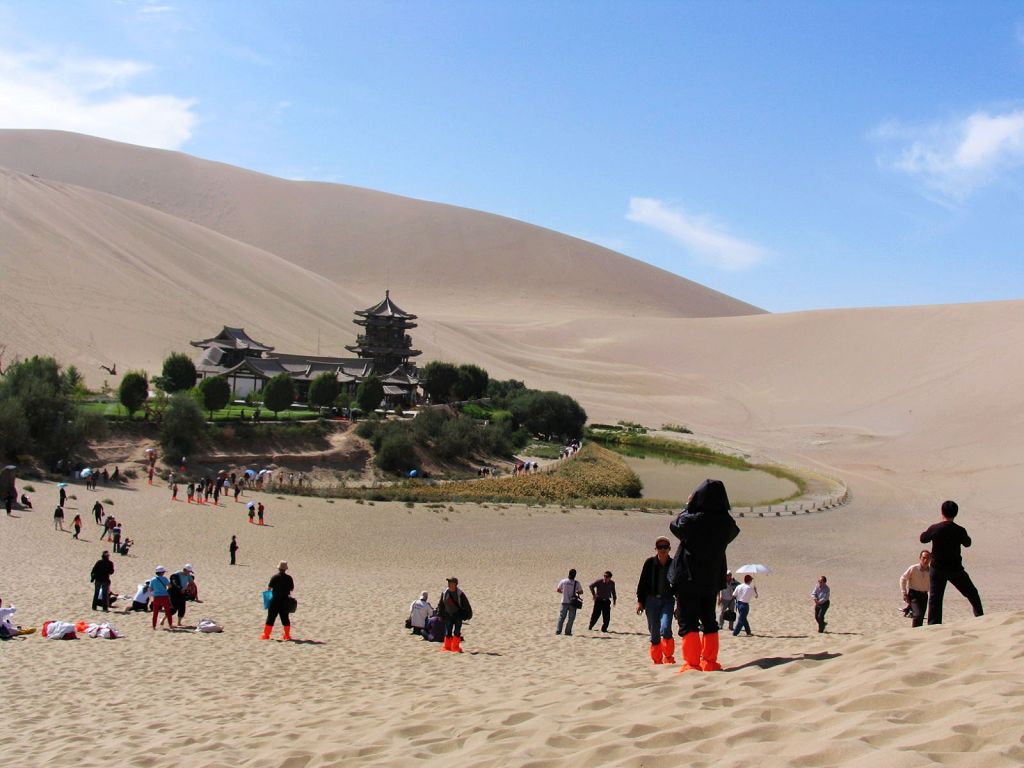 鸣沙山、月牙泉